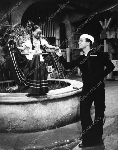 Kathryn Grayson Frank Sinatra and cast film Anchors Aweigh 6614-27