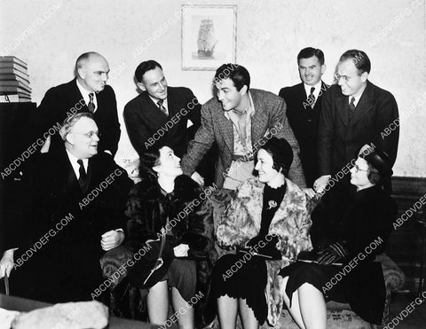 candid Robert Taylor and Hollywood friends 6629-03