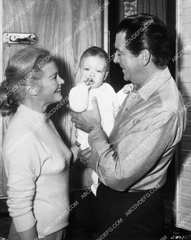 Robert Taylor Joan Caulfield portrait film Cattle King candid on set 6629-32