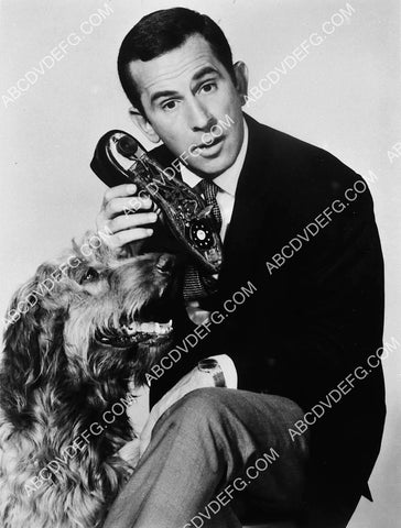 Don Adams w the shoe phone and the dog TV Get Smart 6766-21