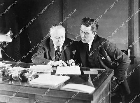Carl Laemmle signing contracts w new player maybe 6831-07