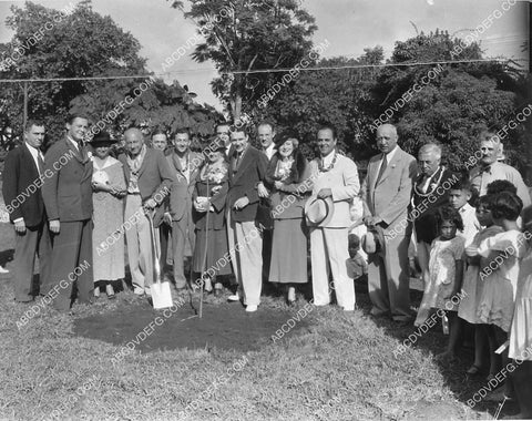 Cecil B DeMille Mary Boland Herbert Marshall William Gargan Leo Carrillo plant a tree for park? 6831-09