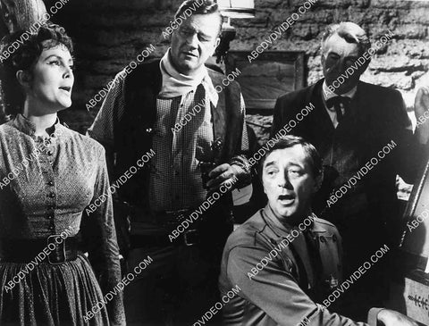 Michele Carey, John Wayne, Robert Mitchum, Paul Fix film El Dorado 6861-021