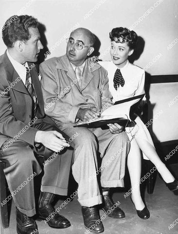 candid James Whitmore, director Norman Taurog, Phyllis Kirk film Mrs O'Malley & Mr Malone 6861-022