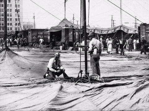 c 1942 The Cole Brothers Circus comes to town 6863-36