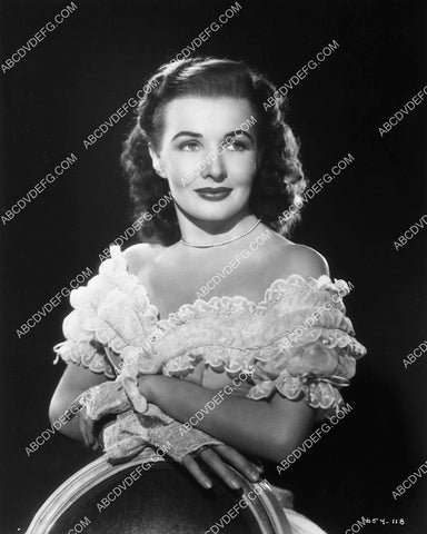 beautiful Catherine McLeod portrait 6942-03