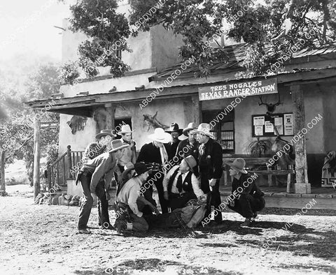 Charles Starrett & Sons of the Pioneers film Outlaws of the Prairie 6943-014