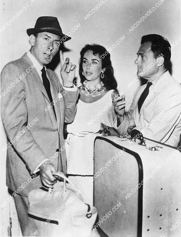 candid Michael Todd, Elizabeth Taylor, Michael Wilding 6943-027