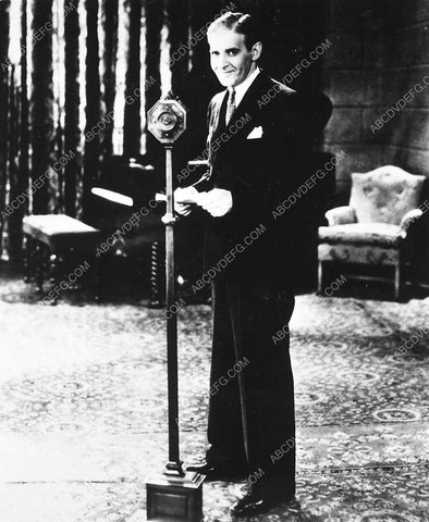 Walter Winchell at the radio microphone 6969-12