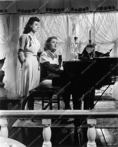 Joan Crawford Greer Garson at piano When Ladies Meet 6977-23