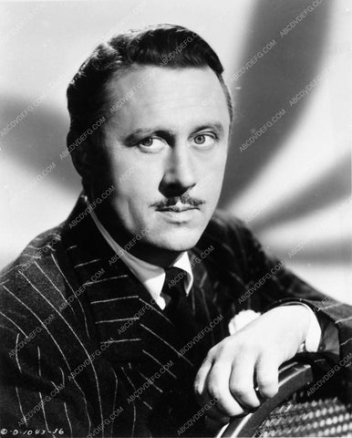 Allyn Joslyn portrait 7016-13