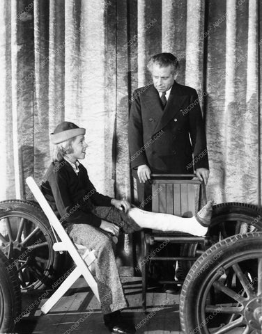 candid photo Max Reinhardt Mickey Rooney w broken leg 7033-29