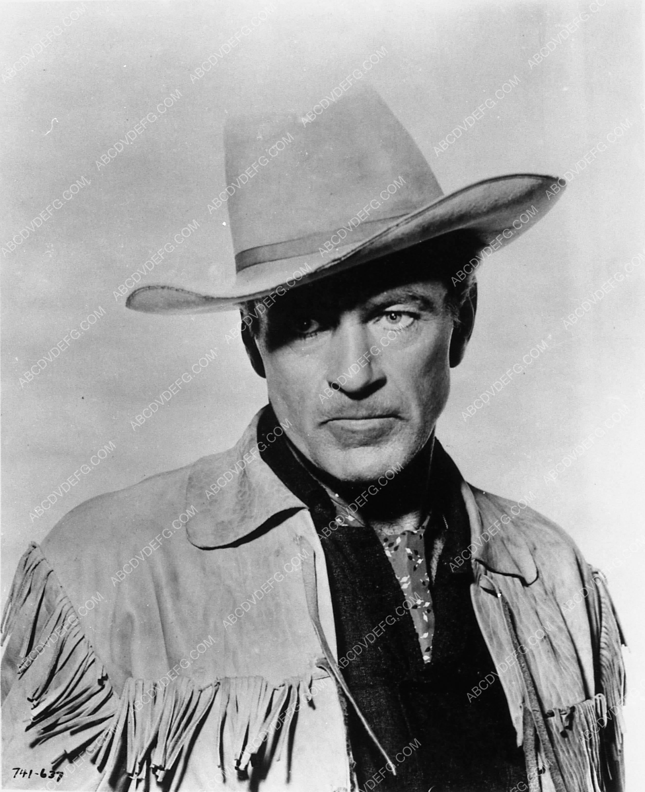 洋書 GARY COOPER Amazon.com: Gary Cooper - a quiet man, resurrecting American
