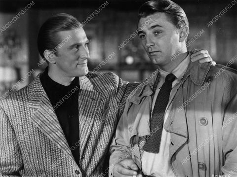 Kirk Douglas Robert Mitchum film noir Out of the Past 7335-22