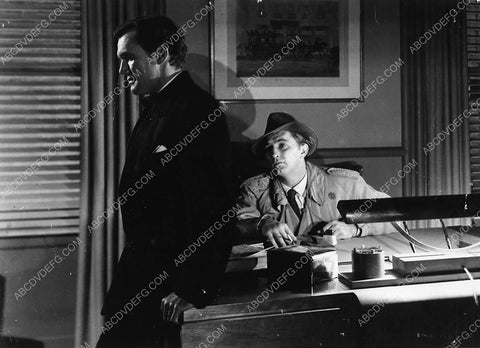 Robert Mitchum film noir Out of the Past 7335-24
