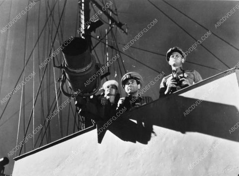 Gary Merrill Richard Widmark film The Frogmen 7368-27