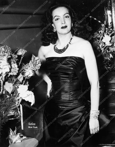 Mexican film star Maria Felix beautiful candid 7667-23