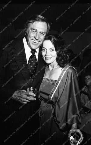 candid Howard Keel and his wife 7716-32