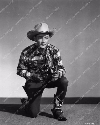 Roy Rogers portrait with guns 7763a-01