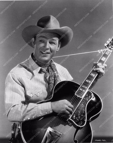 Roy Rogers with guitar 7763a-09