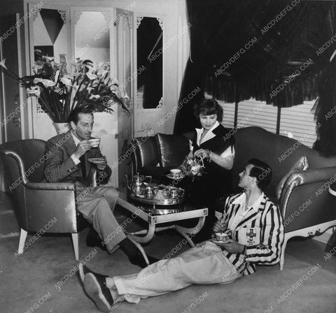 circa 1939 candid Basil Rathbone wife and son at home 8120-31