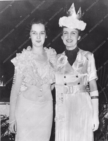 1935 Miss Missouri Edna Smith and runner up Eleanor Kinkaid 81bx01-061