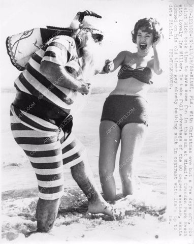 Santa Claus and Ina Miller Crandon Park Beach Miami FL 81bx01-133