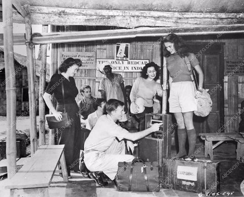 Jinx Falkenburg Betty Yeaton do their part USO show India airfield 81bx01-158