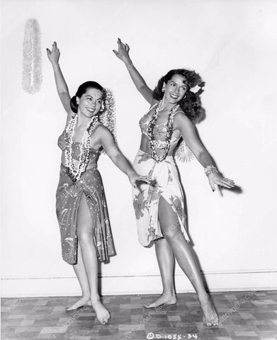 Aggie Auld Jinx Falkenburg film Song of Tahiti 81bx01-194