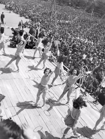 Toho Movie Studios starlets May Day celebration dance in Tokyo 81bx01-223
