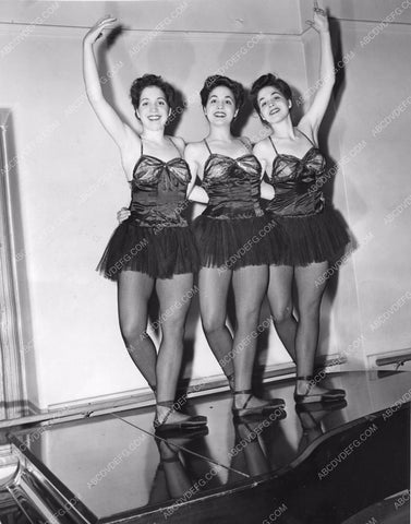 triplets Priscilla Prudence Patricia Ward at Ballet Arts dance school 81bx01-233
