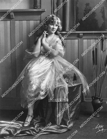 Mary Miles Minter portrait 8205-25