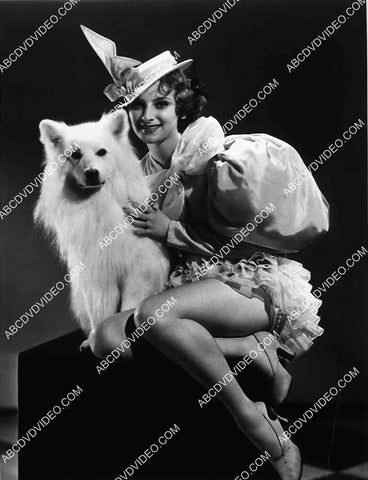 super cute Florine McKinney posing w her dog 8233-9