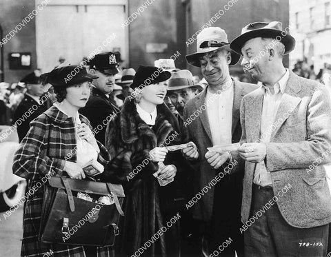 Zasu Pitts Carole Lombard handing out cash film The Gay Bride 8240-3