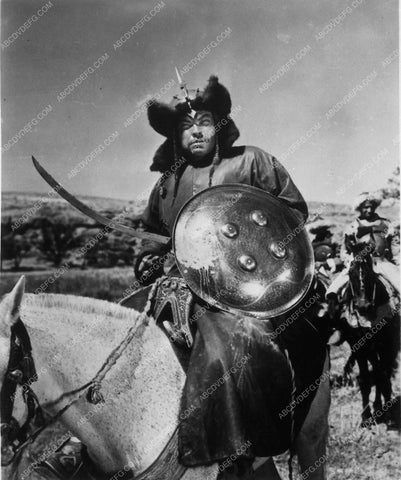 Orson Welles on horse with sword in hand 8271-17