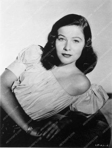 Nancy Olson portrait 8307-01