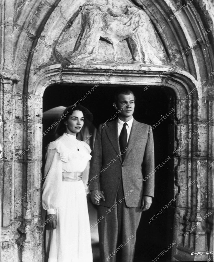 Jennifer Jones Joseph Cotton Portrait of Jennie 850910 ABCDVDVIDEO