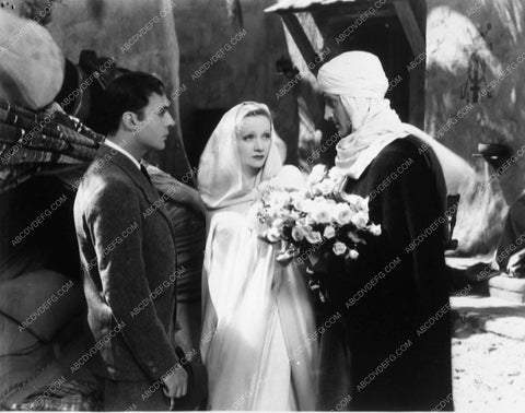 Marlene Dietrich Basil Rathbone The Garden of Allah 8509-33