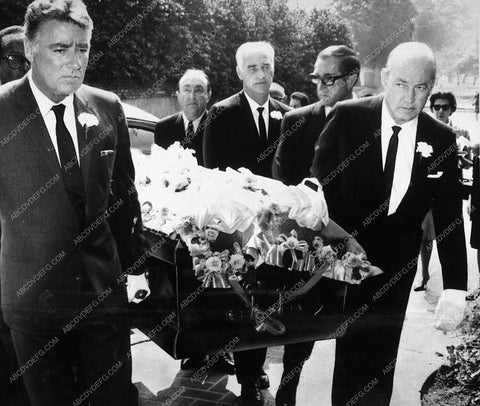 Peter Lawford carrying casket at funeral 8610-09
