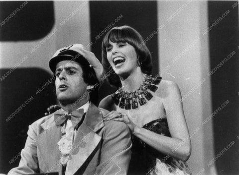 Toni Tennille The Captain and Tennille TV appearance 8611-10