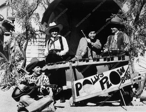 Smiley Burnette and Polly's Plow Boys film Man from Music Mountain 8611-13
