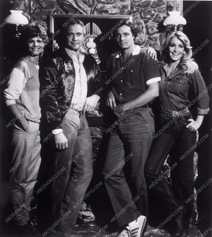 Lee Majors Heather Thomas and cast TV show The Fall Guy 8641-12