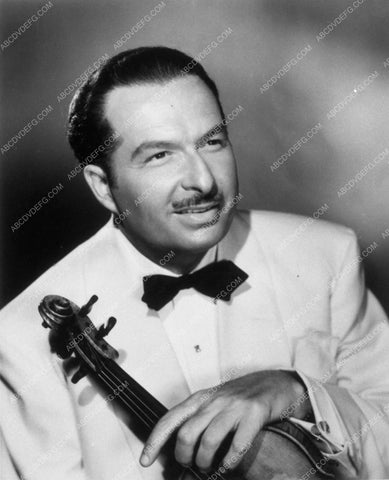 Xavier Cugat and his violin big band leader musician 8658-09