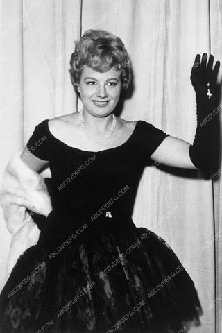 Shelley Winters portrait 8705-30