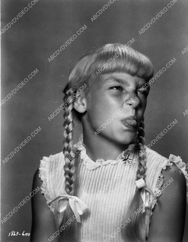 Patty McCormack little brat sticking out her tongue 8730-08