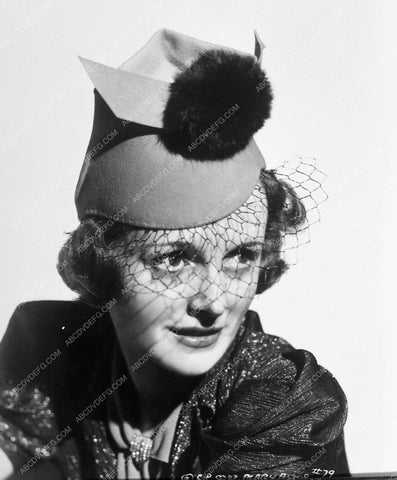 Mary Astor portrait in hat 8831-17