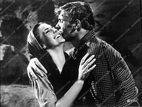 Natalie Wood Tab Hunter film The Burning Hills 8831-19