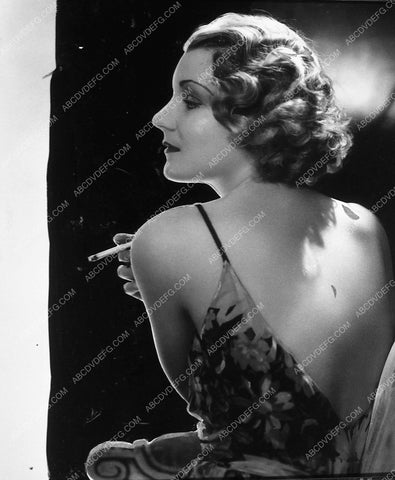 sexy Helen Chandler portrait over the shouilder w cigarette 8831-26