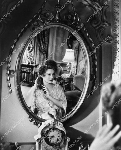 Bette Davis brushing her hair film Mr Skeffington 8832-3