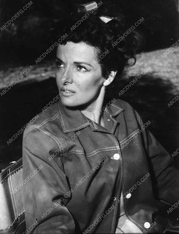 candid Jane Russell on set 8856a-19